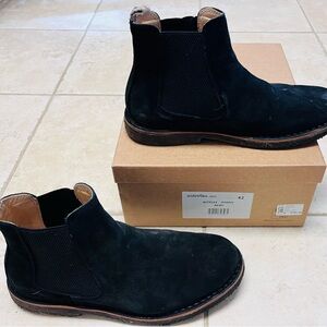 Astorflex - Black Suede Chelsea Boot - Italy